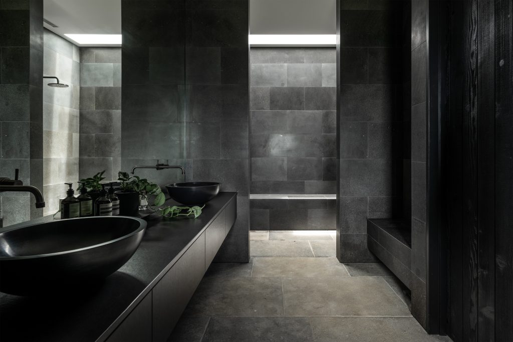 Nox Byron Bay black bathroom
