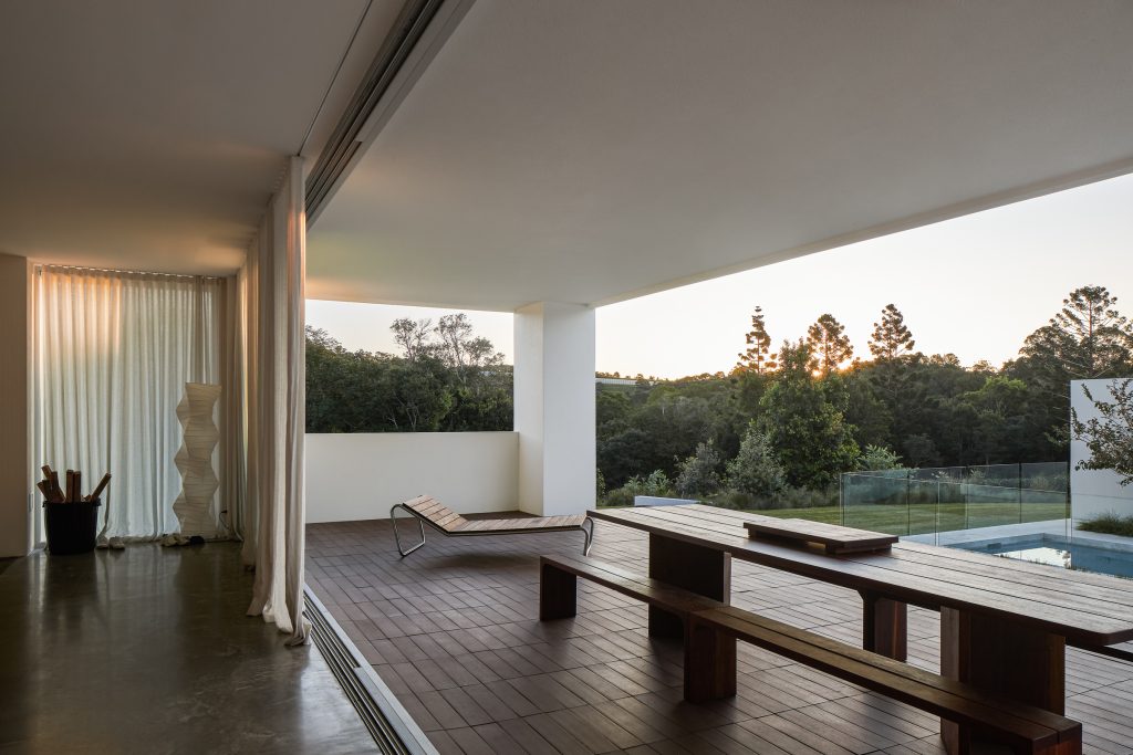 Currawong House covered entertaining zone